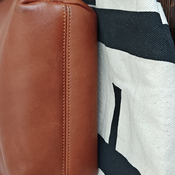 Vintage Coach - Quincy - Picture 7 of 12